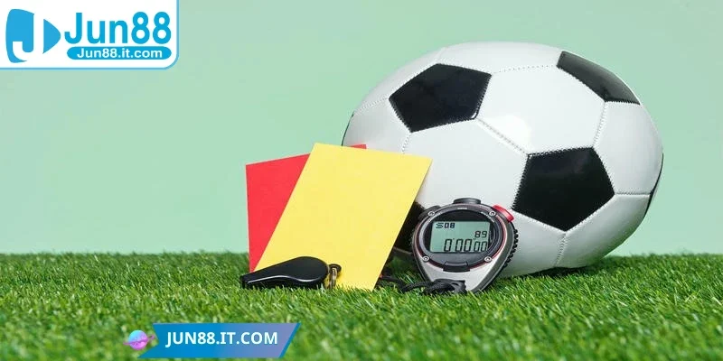 Kèo thẻ thường xuyên xuất hiện ở mọi giải bóng lớn nhỏ